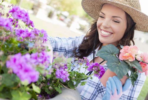 Gardeners Hadley Wood introducing a well-kept local outdoor space
